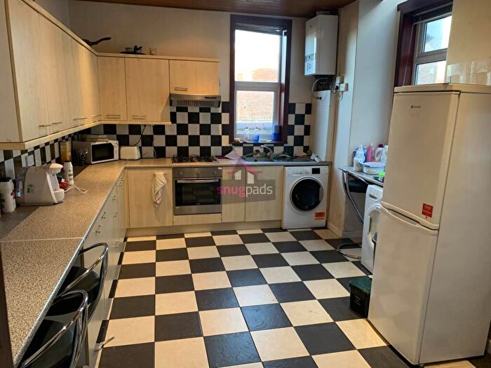 4 Bedroom House To Rent In Carlton Road, Salford, Manchester, M6