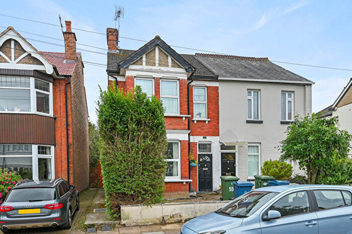 1 Bedroom Ground Maisonette For Sale In Hide Road, Harrow, HA1