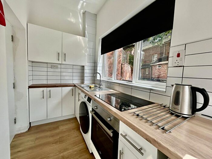 3 Bedroom House To Rent In £ Pppw Bed Arthur St, Arboretum, NG7