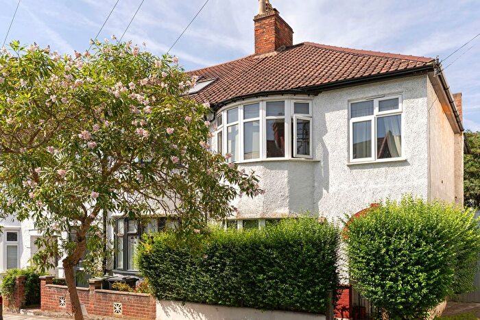 3 Bedroom Semi-Detached House To Rent In Tulsemere Road, West Norwood, London, SE27