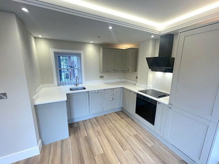 2 Bedroom Flat To Rent In Station Road, Warminster, Wiltshire, BA12