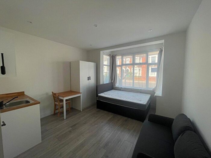 Studio To Rent In Tooting Bec Road, London, SW17