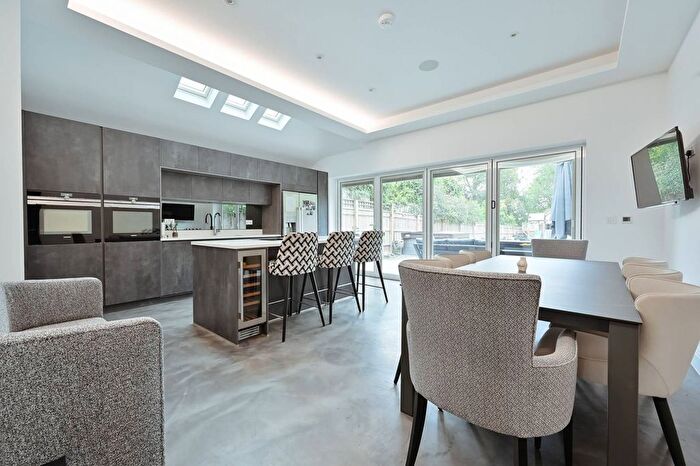 4 Bedroom Detached House For Sale In Sherwoods Road, Bushey, Watford, WD19