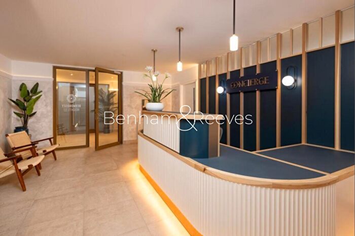 2 Bedroom Flat To Rent In Bermondsey Heights, London, SE15