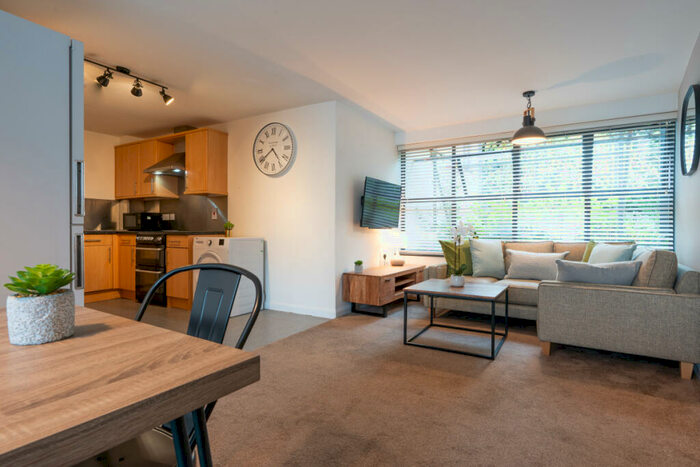 4 Bedroom Property To Rent In Prince Of Wales Road, Exeter, EX4