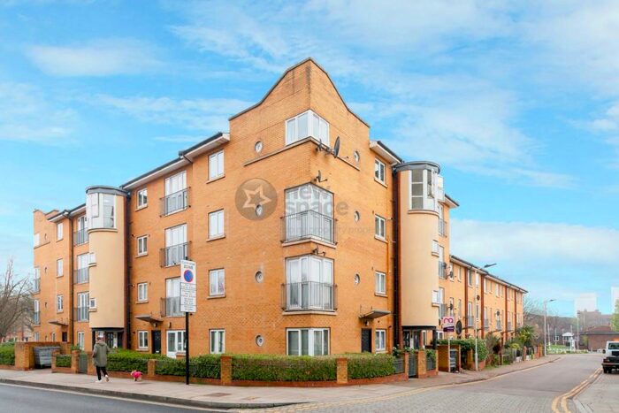 1 Bedroom Flat To Rent In Lavington Close, Hackney Wick, E9