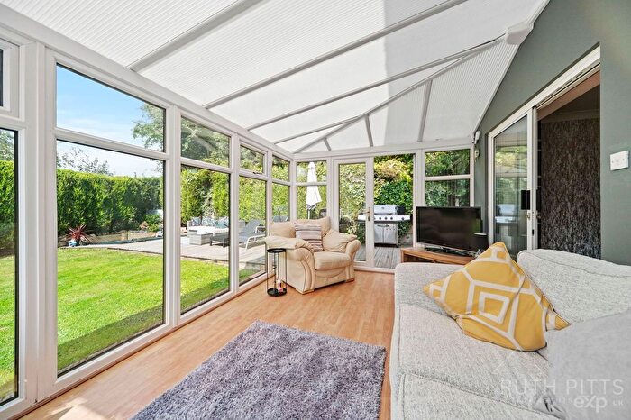 4 Bedroom Detached House For Sale In Norwood Drive, Brierley, S72