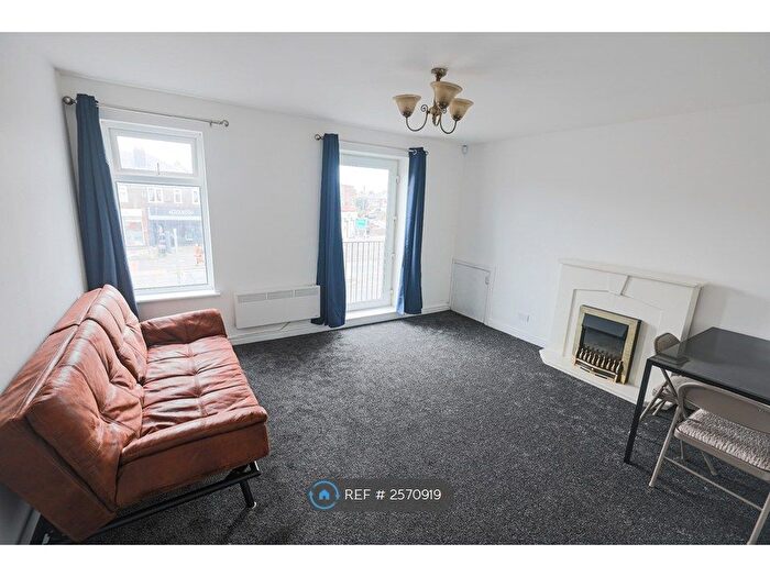 1 Bedroom Flat To Rent In Hollinwood Avenue, Manchester, M40