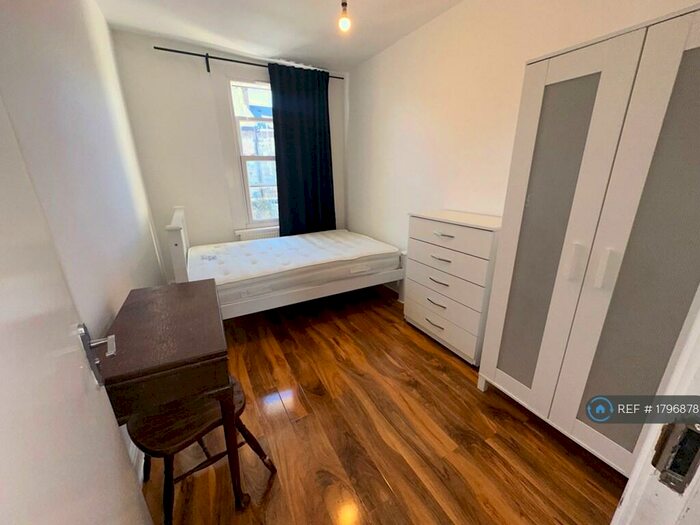 4 Bedroom Flat To Rent In Flaxman Rd, Brixton, SE5