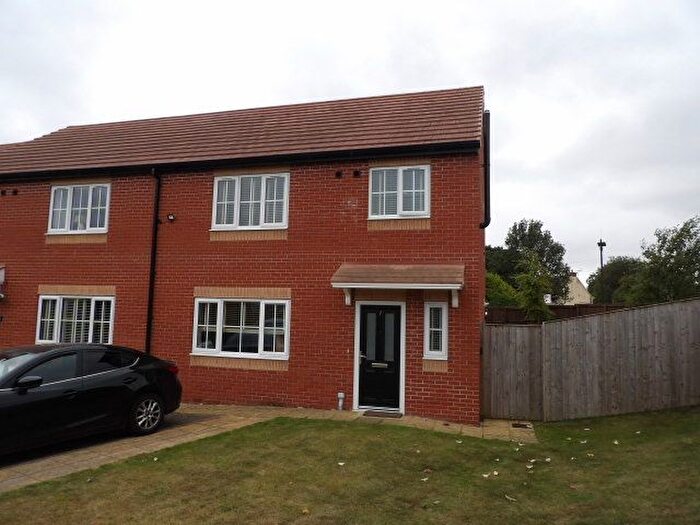3 Bedroom Semi-Detached House To Rent In Springer Drive, Woodlands, Doncaster, DN6