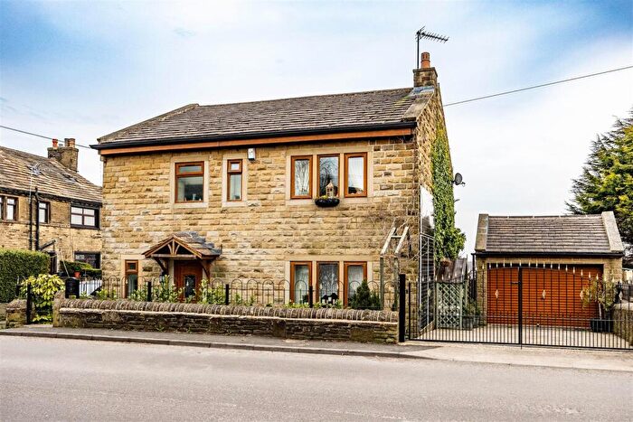 4 Bedroom Detached House For Sale In School Green, Thornton, Bradford, BD13