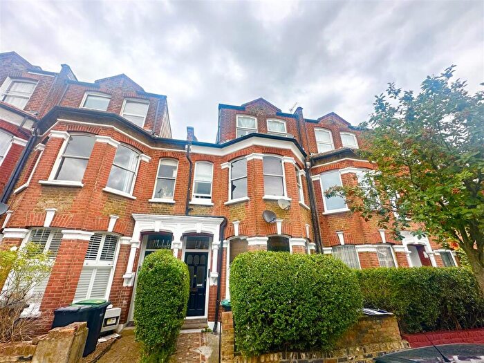 Studio To Rent In Hampden Road, Hornsey, London, N8