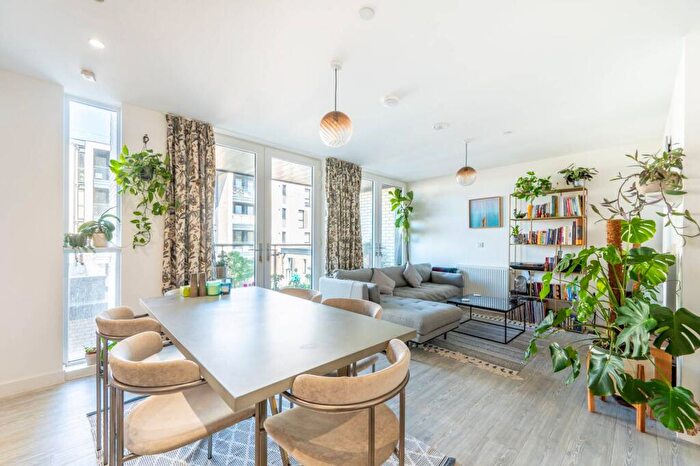2 Bedroom Flat For Sale In Press Road, Neasden, London, NW10