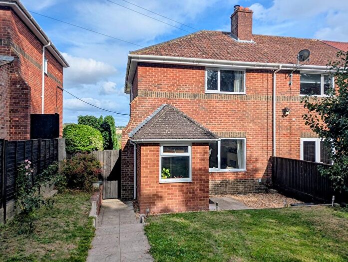 3 Bedroom End Of Terrace House For Sale In The Hollows, Salisbury, SP2