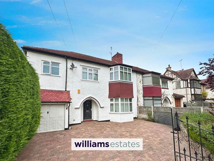 5 Bedroom Semi-Detached House For Sale In Bryntirion Drive, Prestatyn, LL19