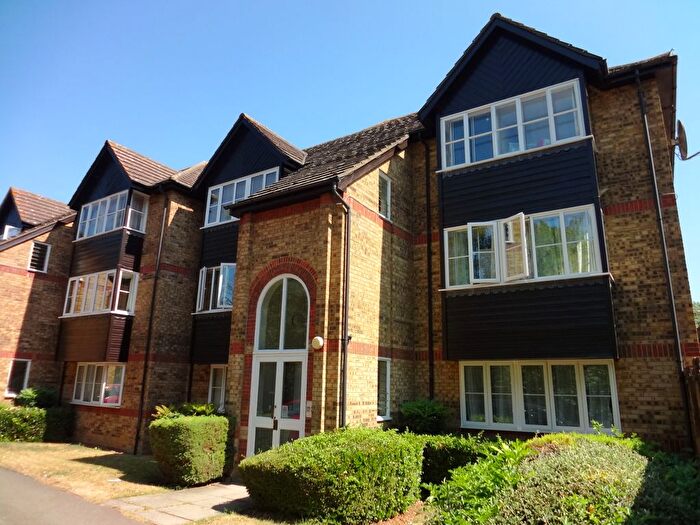 2 Bedroom Flat To Rent In River Meads, Stanstead Abbotts, SG12