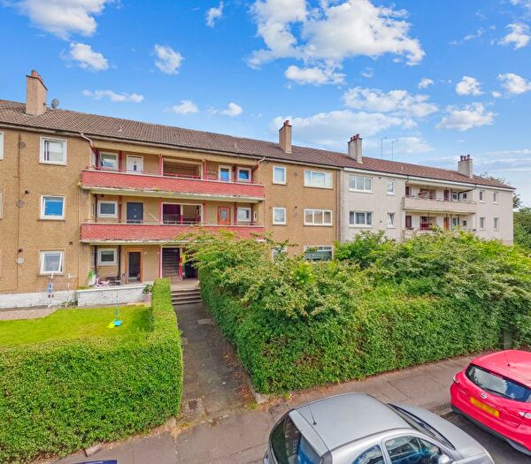 3 Bedroom Flat To Rent In Cherrybank Road, Newlands, Glasgow, G43