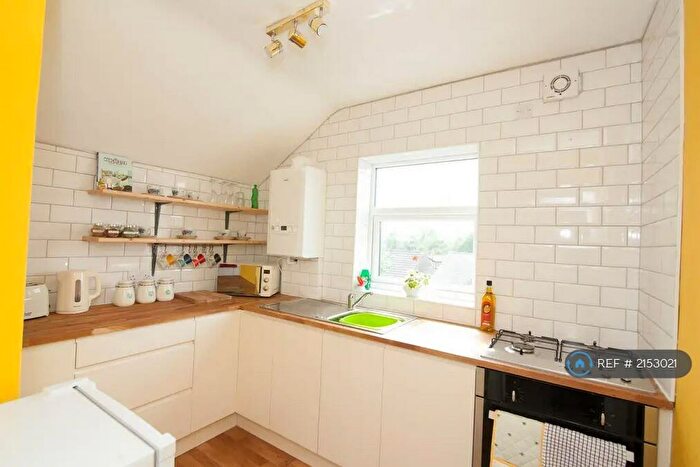 2 Bedroom Flat To Rent In Stockport Road, Manchester, M19