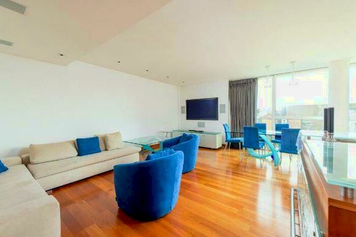 3 Bedroom Apartment To Rent In Marylebone Road, Marylebone, London, NW1