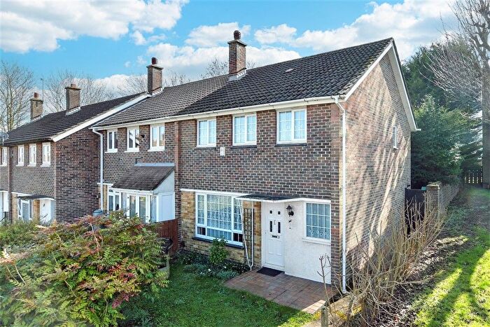 3 Bedroom End Terrace House For Sale In Dunsfold Way, New Addington, Croydon, Surrey, CR0