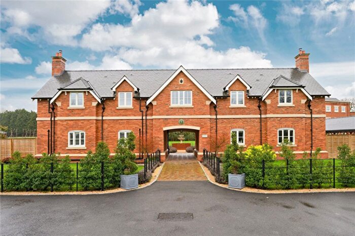 3 Bedroom Mews To Rent In Winkfield Row, Bracknell, Berkshire, RG42