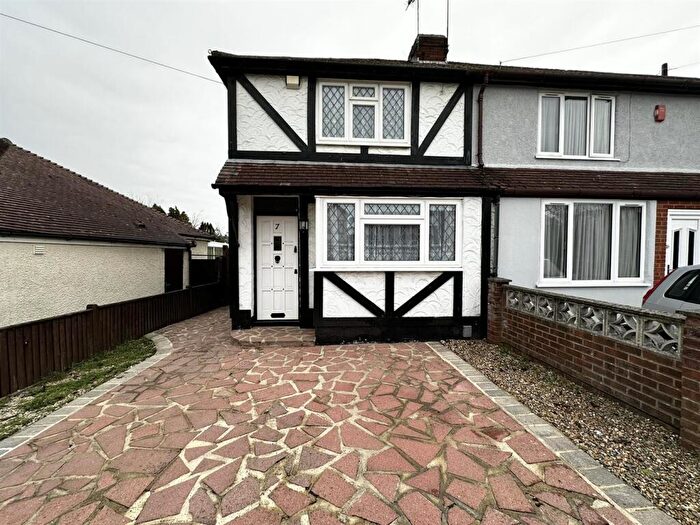 2 Bedroom Semi-Detached House To Rent In Cedar Close, Swanley, BR8