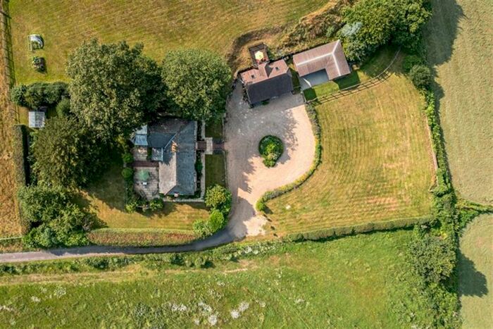 5 Bedroom Detached House For Sale In Steep Marsh, Petersfield, GU32
