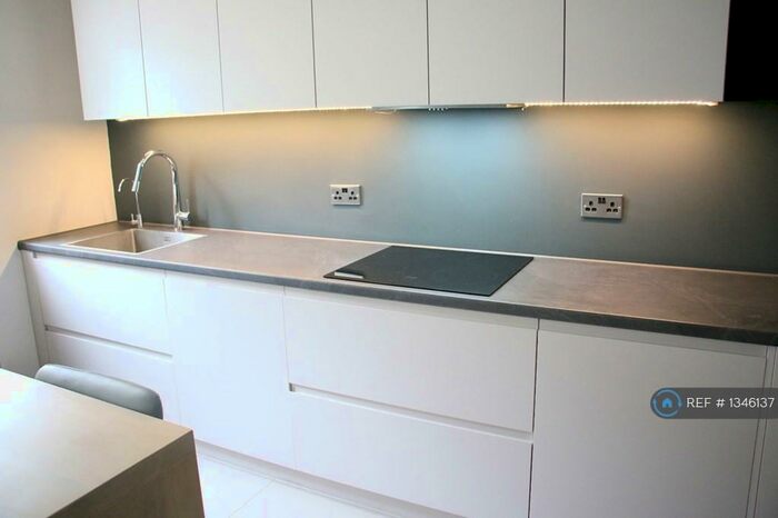 6 Bedroom Detached House To Rent In Dukes Avenue, New Malden, KT3