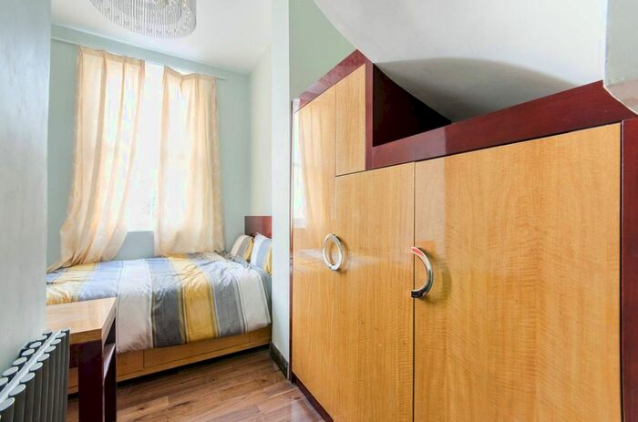 2 Bedroom Flat To Rent In Sutherland Avenue, Maida Vale, London, W9