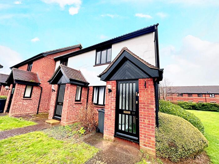 2 Bedroom Maisonette To Rent In Gilson Close, Chelmer Village, Chelmsford, CM2