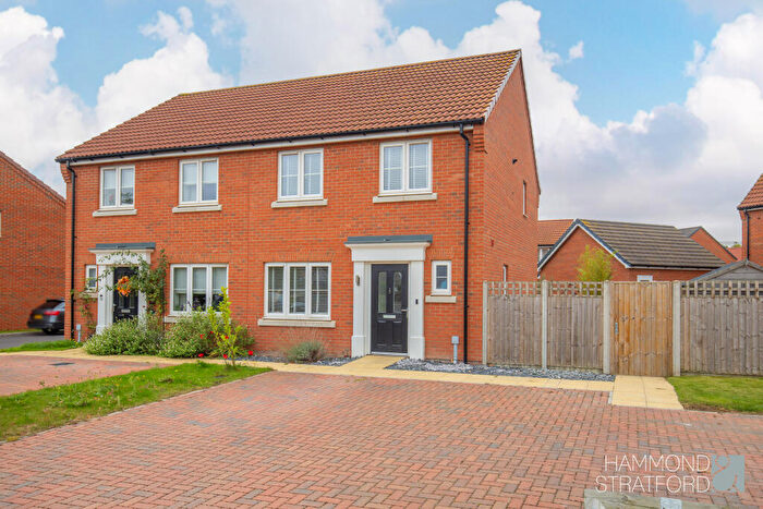 3 Bedroom Semi-Detached House For Sale In Hewer Close, Rackheath, NR13