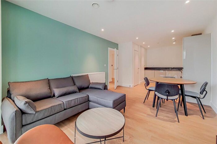 2 Bedroom Apartment To Rent In Green Street, London, NW10