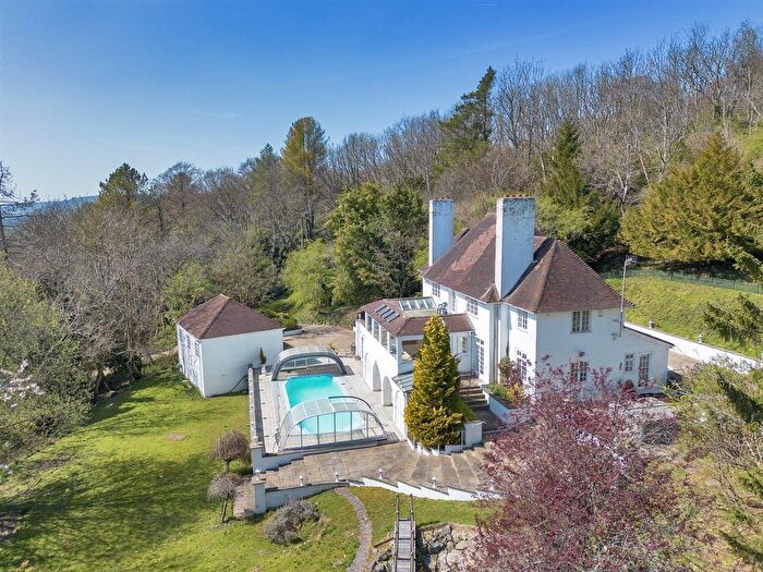 4 Bedroom Detached House For Sale In The Avenue, Westerham - Chain Free, TN16