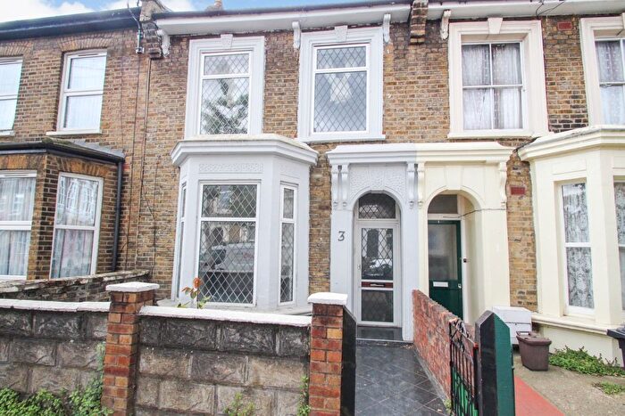3 Bedroom Terraced House To Rent In Harvey Road, Leytonstone, London, E11