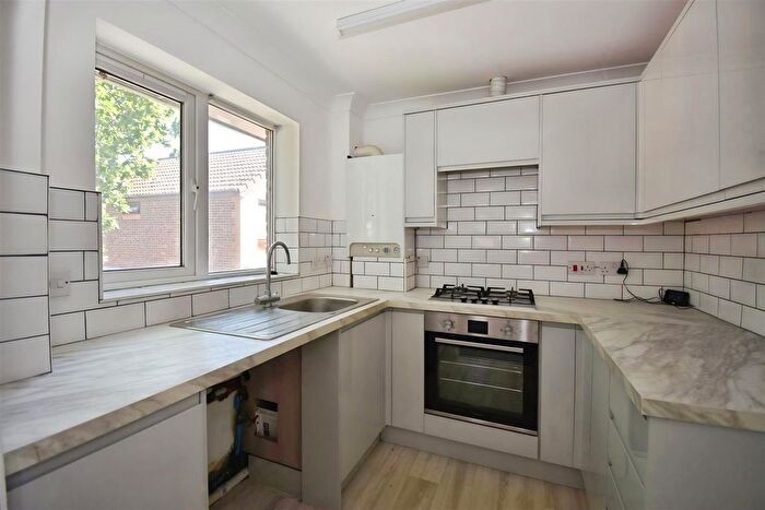 2 Bedroom Maisonette For Sale In Coracle Close, Warsash, Southampton, SO31