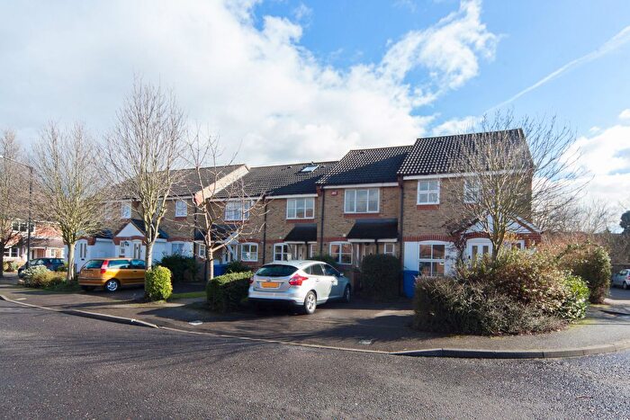 2 Bedroom Property To Rent In Abbotswood Road, London, SE22