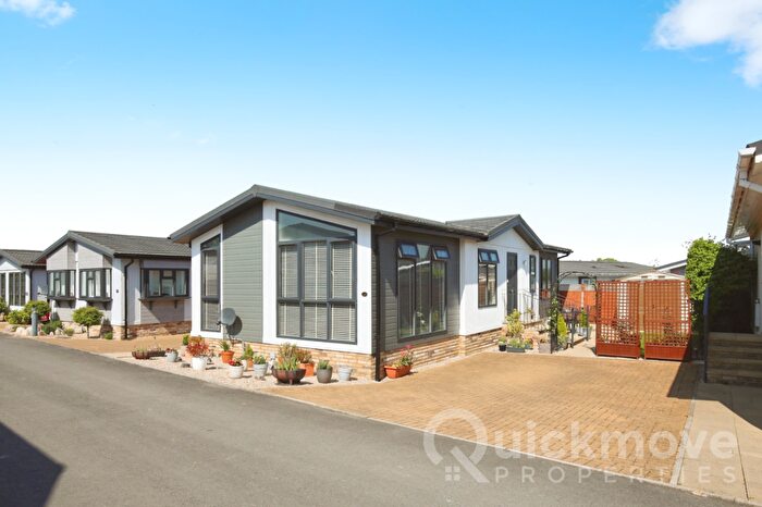 2 Bedroom Park Home For Sale In Andover, Hampshire, SP11