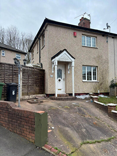 3 Bedroom Semi Detached House To Rent In Hillcrest Road, Dudley, DY2