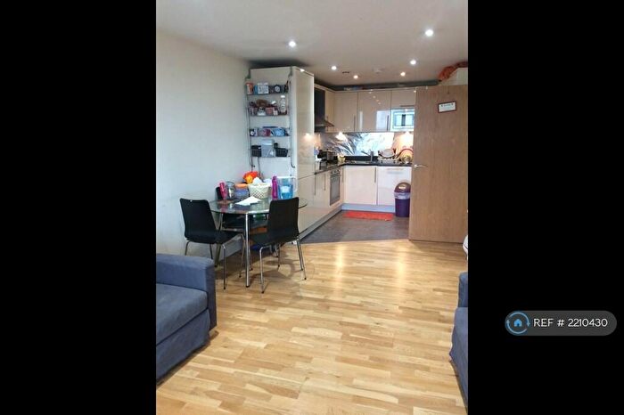 1 Bedroom Flat To Rent In Raphael House, Ilford, London, IG1