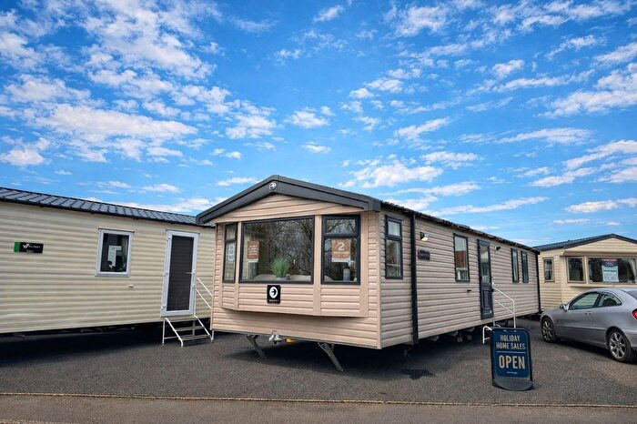 2 Bedroom Property For Sale In Kestral View, Marlie Holiday Park, TN28