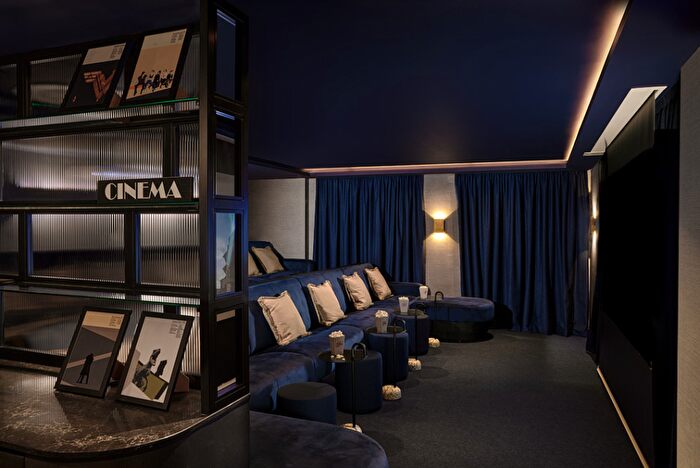 Studio To Rent In Warroch Place, Glasgow, G3