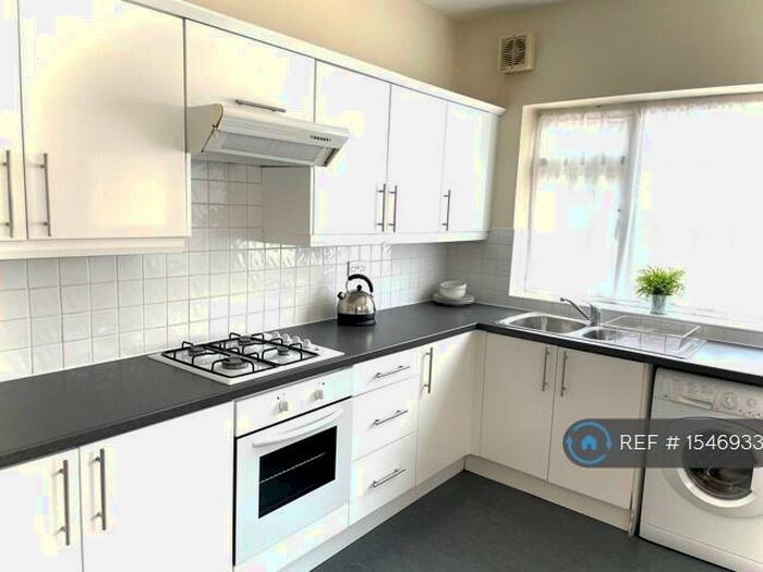 4 Bedroom Terraced House To Rent In Whitby Road, Manchester, M14