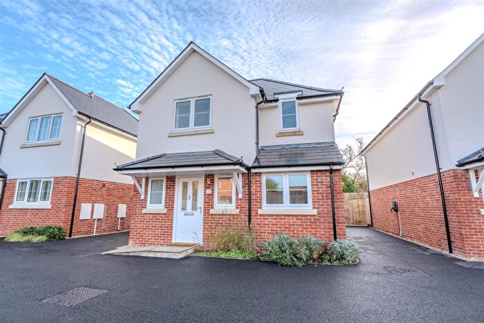 3 Bedroom Detached House To Rent In Churchill Close, Sturminster Marshall, Wimborne, BH21