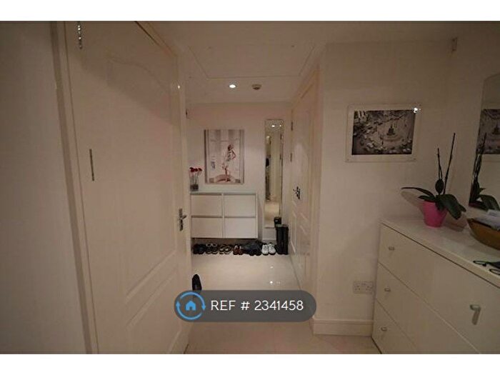 1 Bedroom Flat To Rent In Warwick Building, London, SW11
