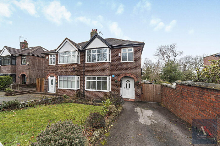 3 Bedroom Semi Detached House For Sale In Manchester Road, Rochdale, OL11