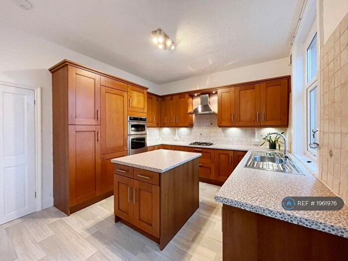 3 Bedroom Terraced House To Rent In Jane Street, Chadderton, Oldham, OL9
