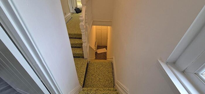 2 Bedroom Flat To Rent In B Victoria Gardens, SA11