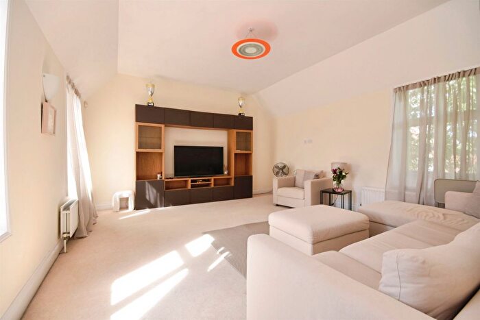 2 Bedroom Flat For Sale In Grey Lady Place, Billericay, CM11