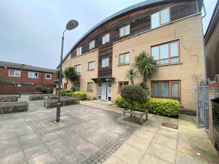 2 Bedroom Flat To Rent In Stratford, E15