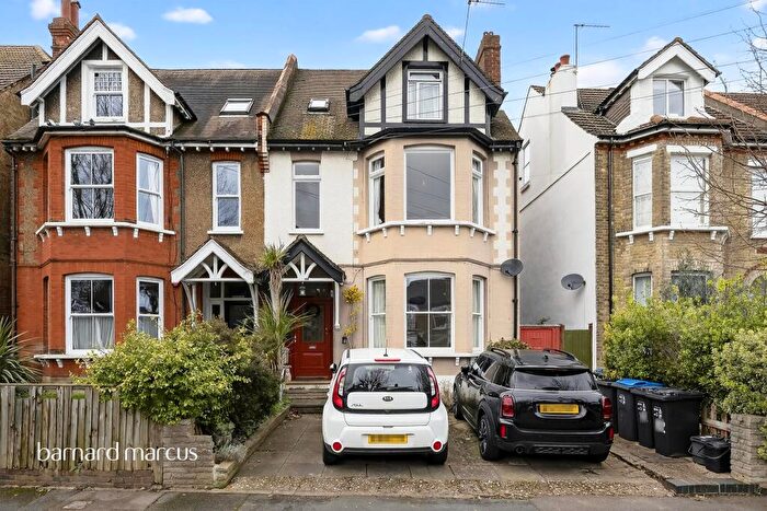 2 Bedroom Flat For Sale In Avondale Road, South Croydon, CR2